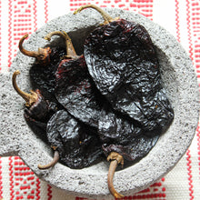 Load image into gallery viewer, Chile ancho en molcajete